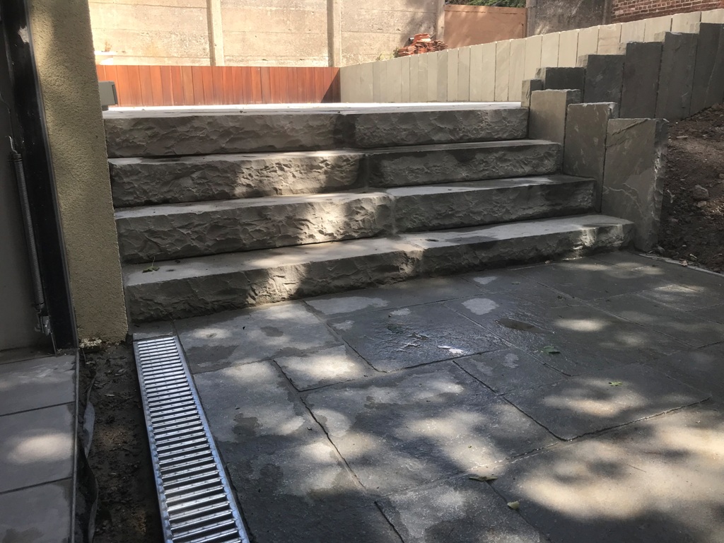 28 Escalier - Terrasse - Pavage - Kandla - Aménagement extérieur - Laurent Hubert